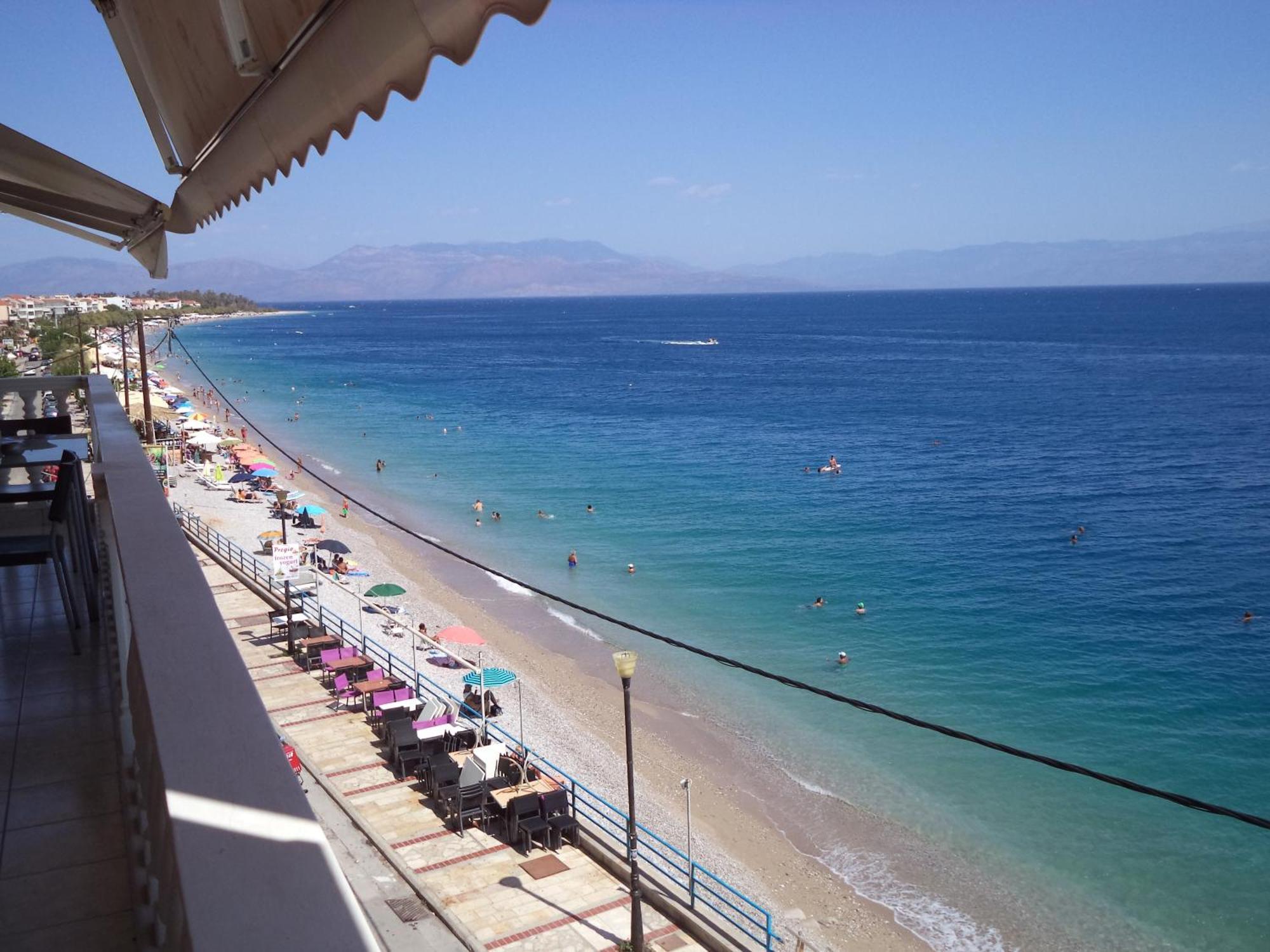 Antonios Rooms Akrata Bagian luar foto
