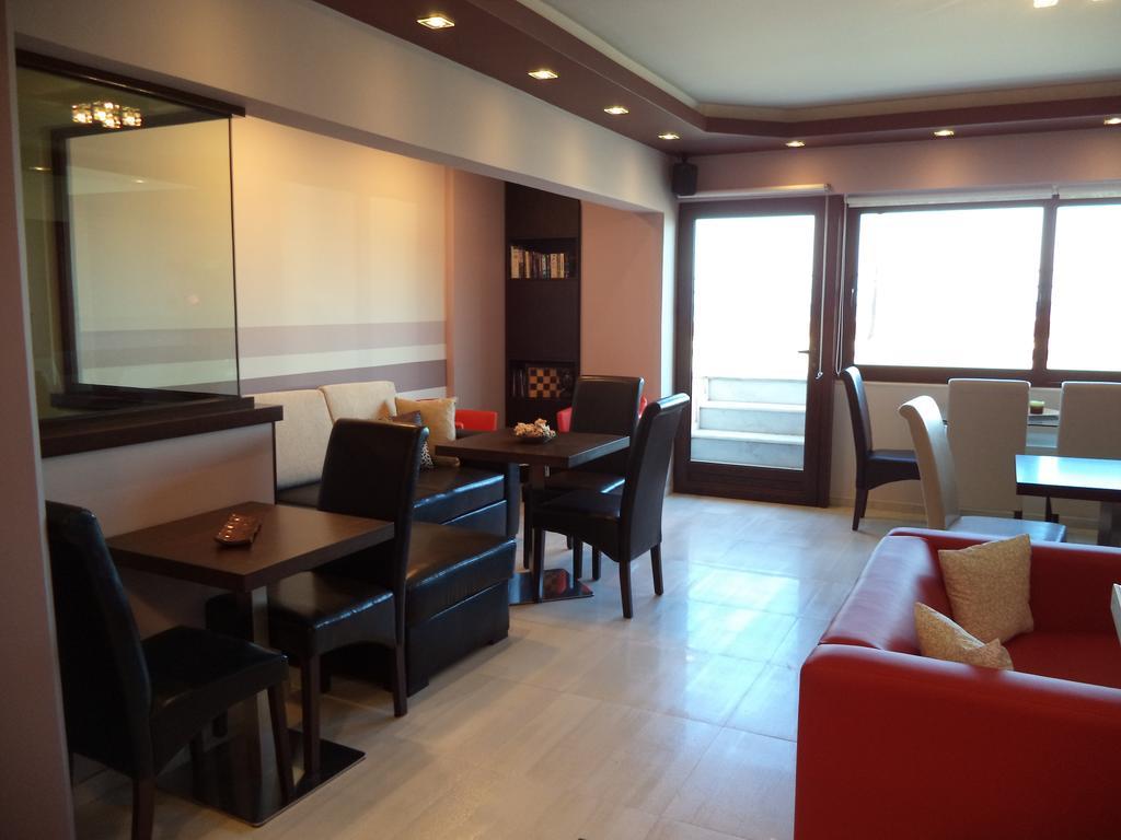 Antonios Rooms Akrata Bagian luar foto