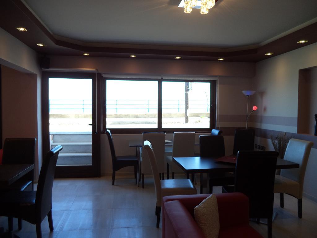 Antonios Rooms Akrata Bagian luar foto
